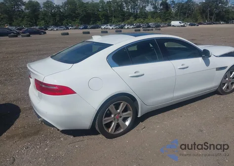 2019 Jaguar Xe 25T Premium z USA, uszkodzony, nr VIN SAJAD4FX6KCP49439